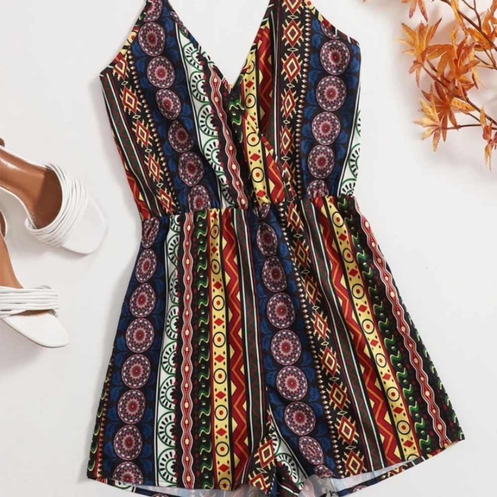 Cute printed romper.